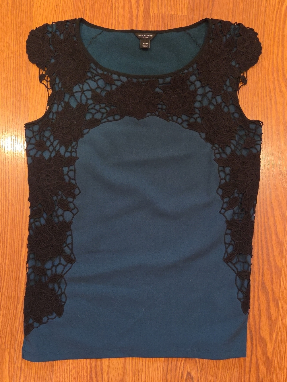 Ann Taylor Teal Blue Lace Accent Cap Sleeve Shell Shirt